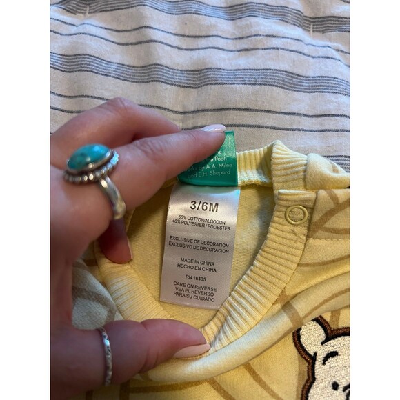 Disney Baby Winnie The Pooh Embroidered Patch Crewneck Sweatshirt Size 3-6 Month - Picture 7 of 8